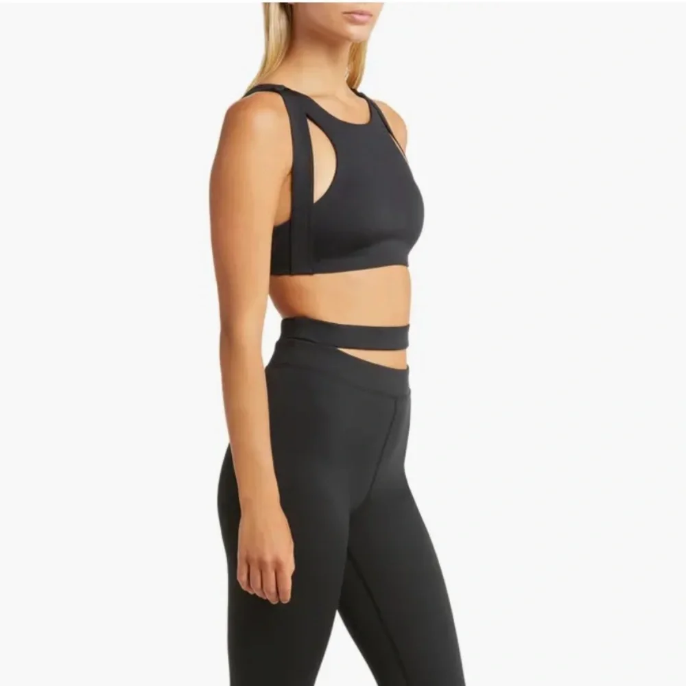 ALO Yoga Airlift All Access Cutout Bra in Black